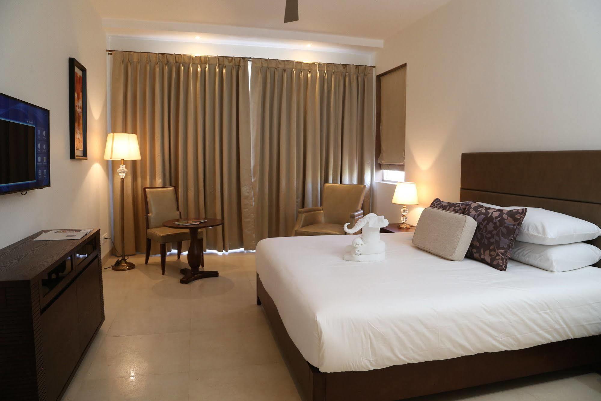 Lemon Tree Hotel Candolim Exterior foto