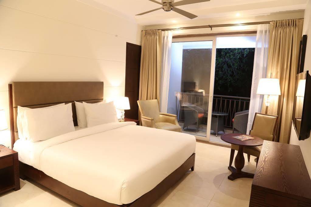Lemon Tree Hotel Candolim Exterior foto